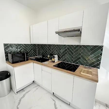 Apartment Marseille, Vieux-port , Noailles, Grand *